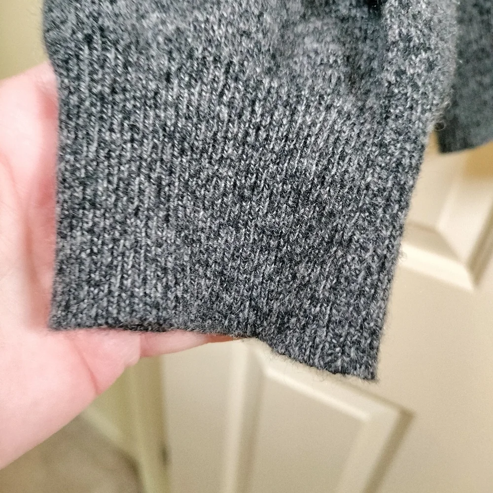 Lux Cashmere Men’s V-Neck Sweater Large 100%‎ Pure Cashmere Charcoal Gray Soft